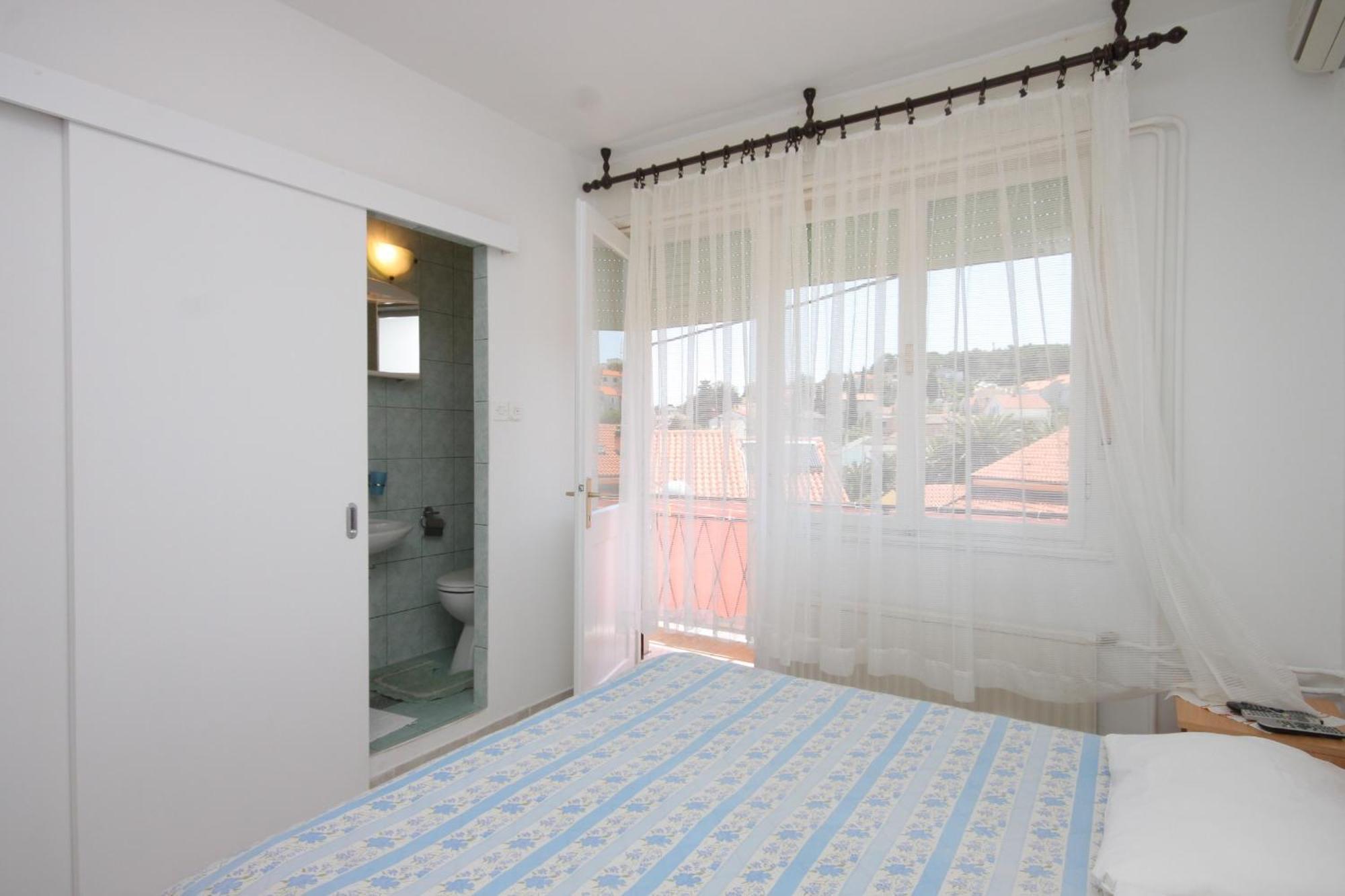 Apartments And Rooms With Parking Space Mali Lošinj Pokoj fotografie
