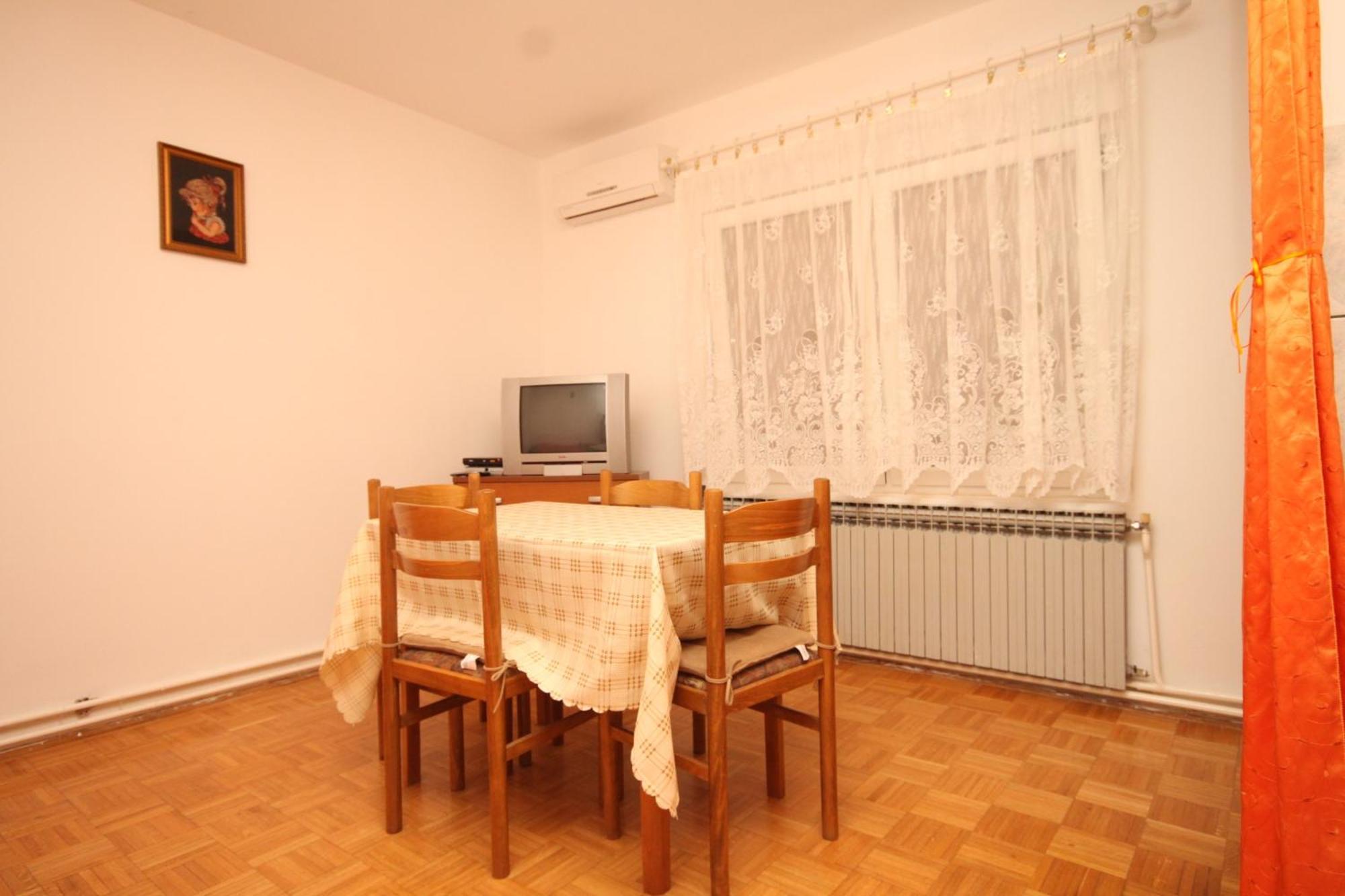 Apartments And Rooms With Parking Space Mali Lošinj Pokoj fotografie
