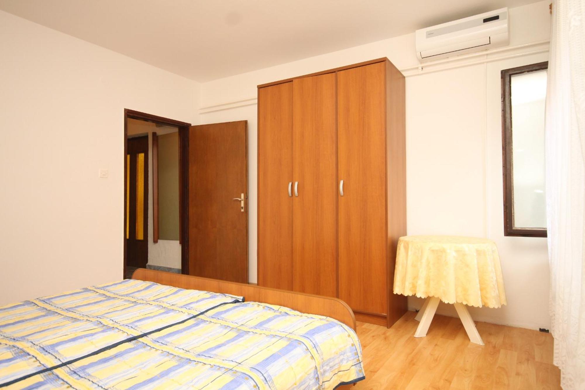 Apartments And Rooms With Parking Space Mali Lošinj Pokoj fotografie